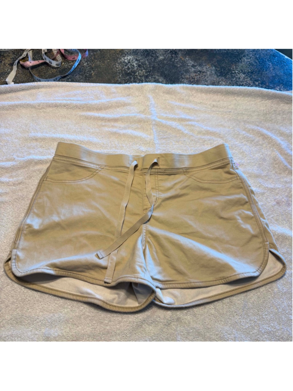 Women’s Sport Shorts Activewear
size XL